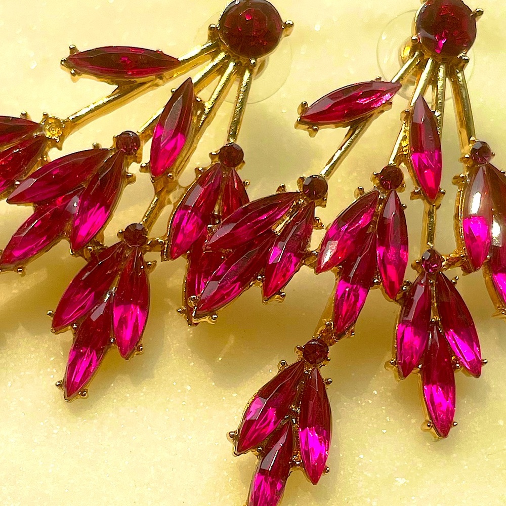 Willow dark pink Leaf Earrings - Picture 3 of 10